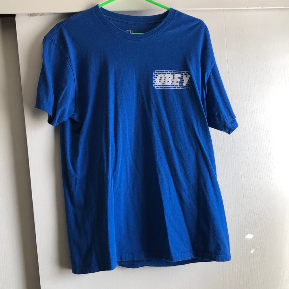 Obey large brick wall tee